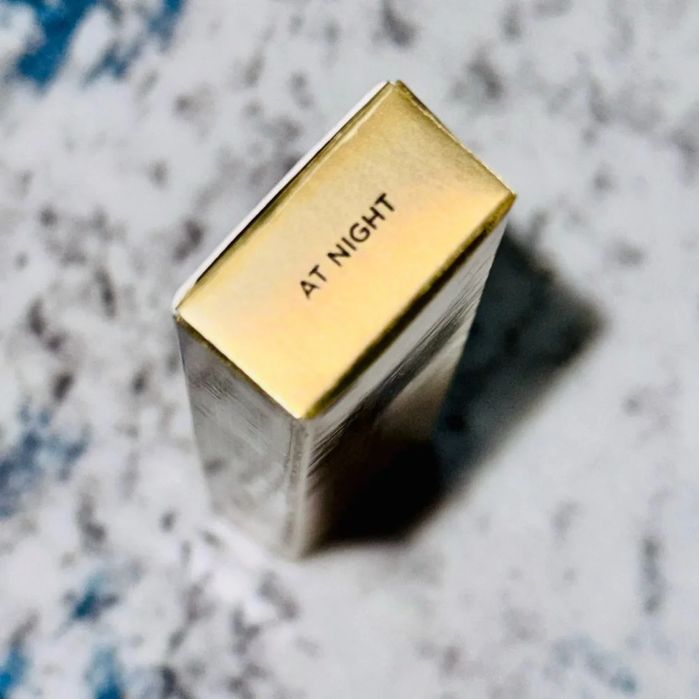 Elegant & Sleek Confession Hourglass Lipstick in Brick Red